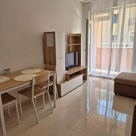 아파트 комфортен лазур