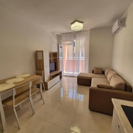 комфортен лазур 아파트 포마리