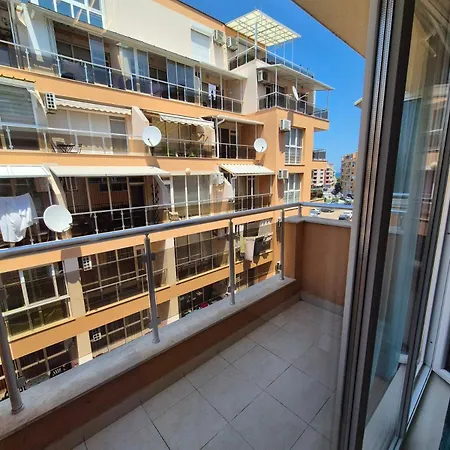 комфортен лазур 아파트 *